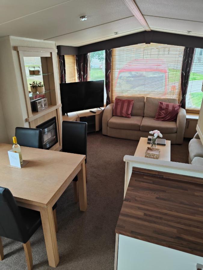 Holiday Home Sleeps Six Saint Leonards Exterior foto